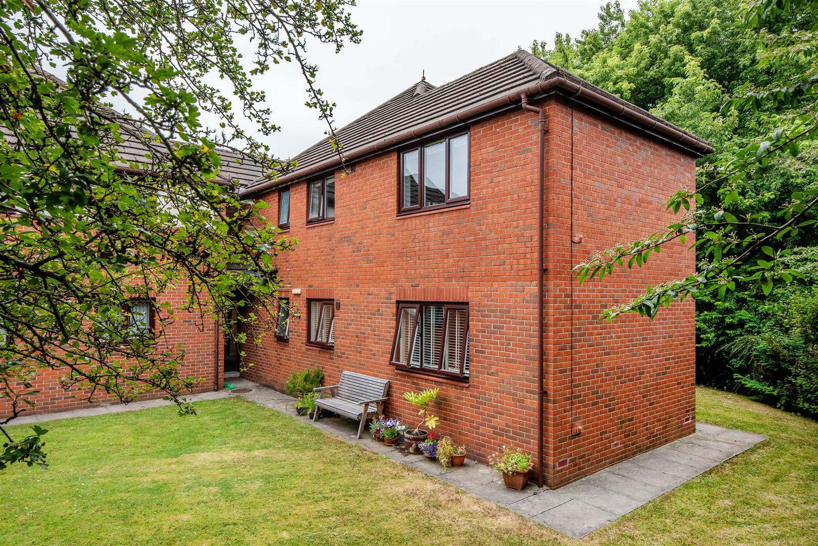 Kings Court, Leyland